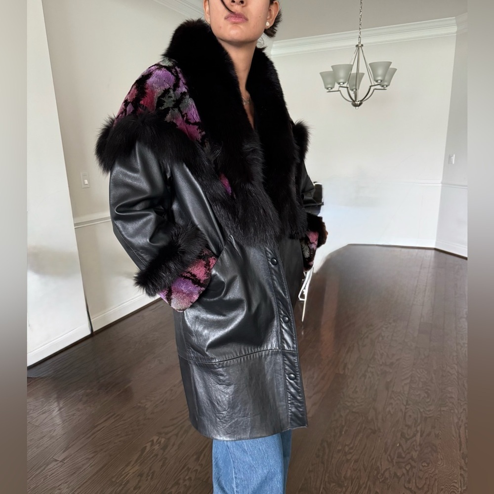 Norma Canada Stylish Black Leather Jacket with  Fur Trim , Size M - Picture 5 of 17